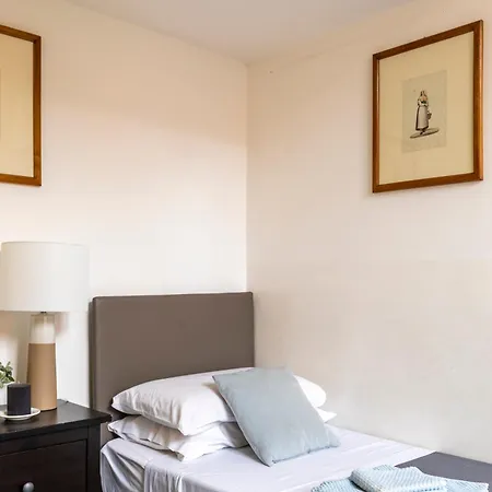Colosseo Apartment- Heart Of Rione Monti Ρώμη